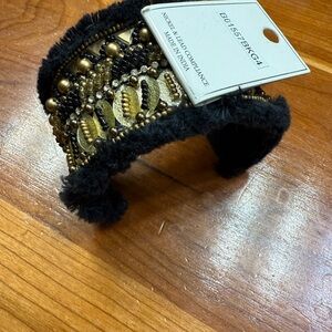 Luxurious Black and Gold Beaded Bracelet